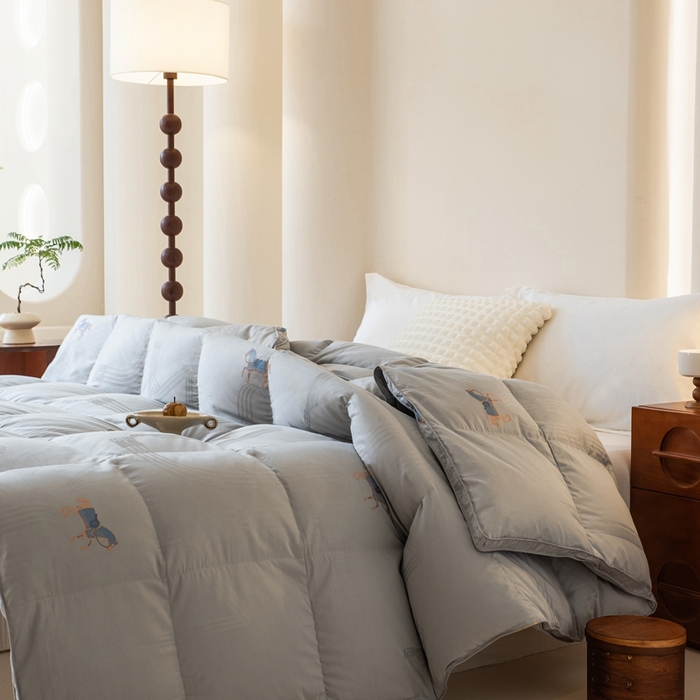 91家纺网 家纺一手货源 找家纺 静若居羽绒被壳 2025新款全棉双层刺绣羽绒被壳高端羽绒被高支高密羽绒被壳 灰色