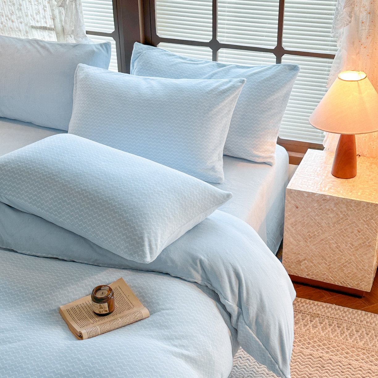 91家纺网 家纺一手货源 找家纺 酱子 2025新款色织阳离子提花牛奶绒四件套 色织-云蓝