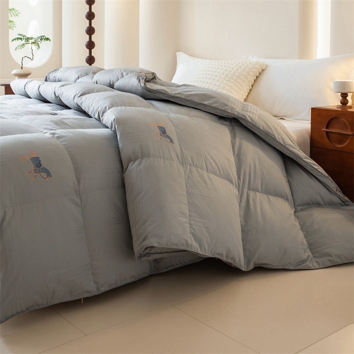91家纺网 家纺一手货源 找家纺 静若居羽绒被壳 2025新款全棉双层刺绣羽绒被壳高端羽绒被高支高密羽绒被壳 灰色