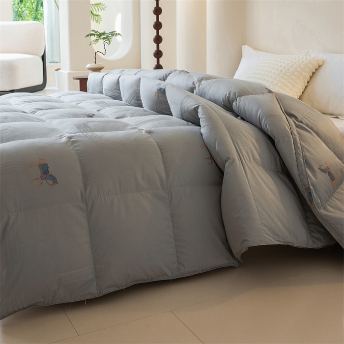 91家纺网 家纺一手货源 找家纺 静若居羽绒被壳 2025新款全棉双层刺绣羽绒被壳高端羽绒被高支高密羽绒被壳 灰色