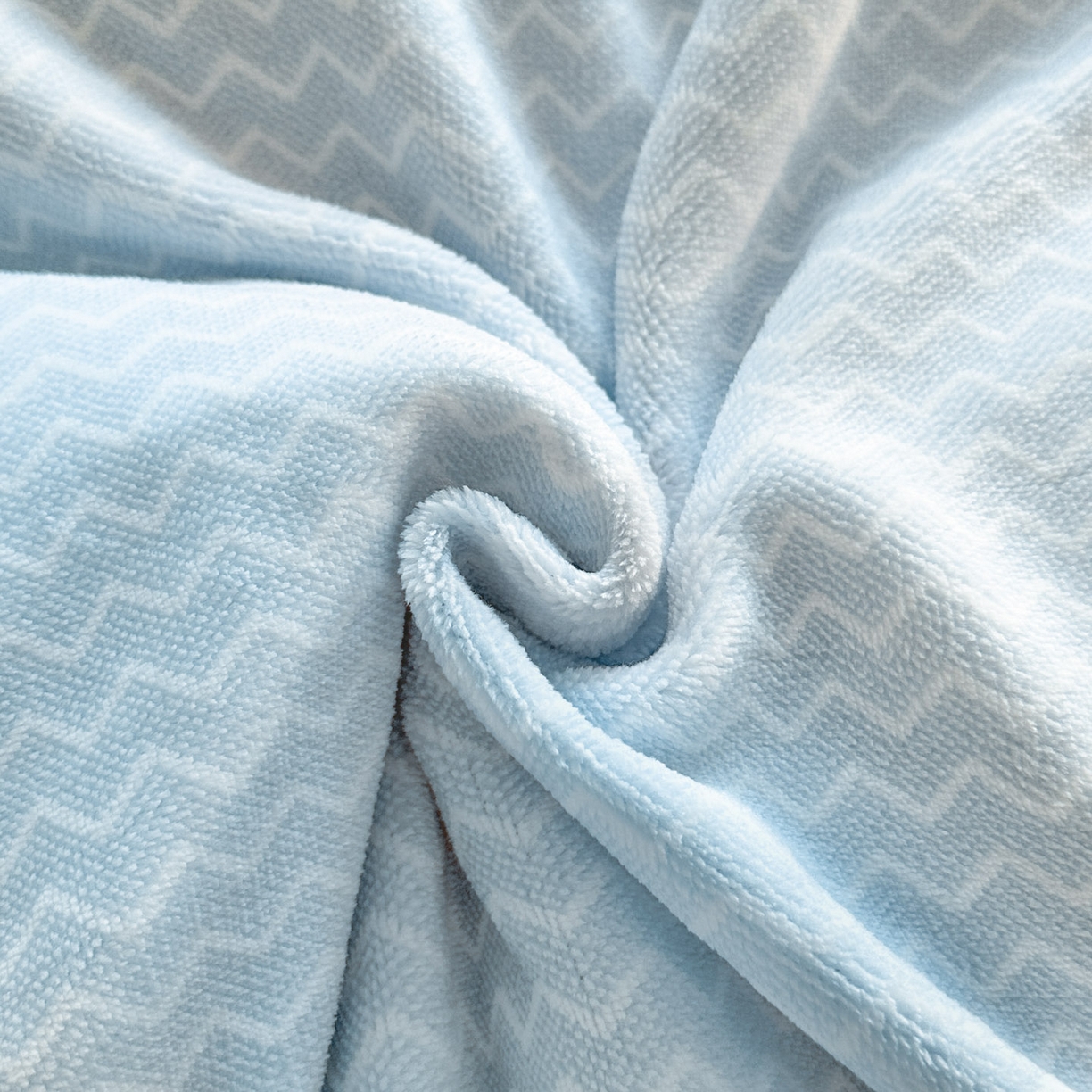 91家纺网 家纺一手货源 找家纺 酱子 2025新款色织阳离子提花牛奶绒四件套 色织-云蓝