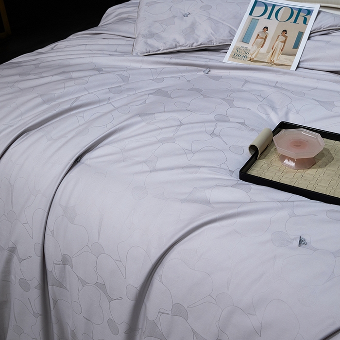 91家纺网 家纺一手货源 找家纺 蚕云阁蚕丝家居 2025新款舒适蚕丝被精梳柞蚕丝花赋系列被子被芯 高级灰精梳榨蚕丝