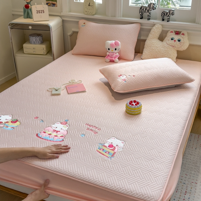 莱家富 2025新款A类三联刺绣毛巾绣夹棉床笠三件套单床笠 微笑小猫-樱花粉