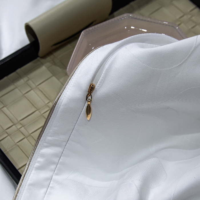 91家纺网 家纺一手货源 找家纺 蚕云阁蚕丝家居 2025新款舒适蚕丝被精梳柞蚕丝花赋系列被子被芯 雪域白精梳榨蚕丝