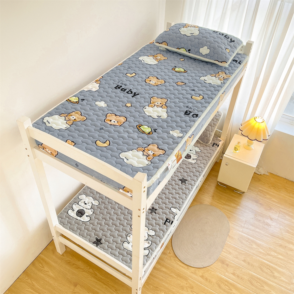 91家纺网 家纺一手货源 找家纺 雯豆家纺 2025新款学生上下铺加厚牛奶绒夹棉床笠宿舍大学生床垫保护套 牛奶绒夹棉床笠-皮皮狗