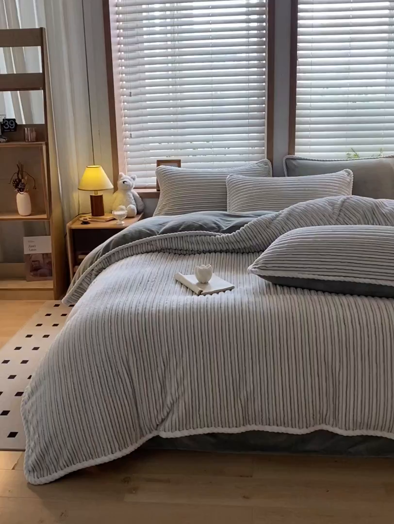 91家纺网 家纺一手货源 找家纺 酱子 2025新款阳离子立体提花绒抽条四件套 阳离子抽条-果绿