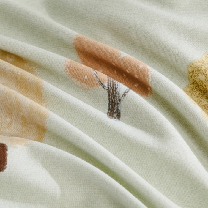 91家纺网 家纺一手货源 找家纺 薏思家纺 2025新款全棉纯棉活性生态磨毛数码印花四件套-条格卡通类 柏林少女-绿