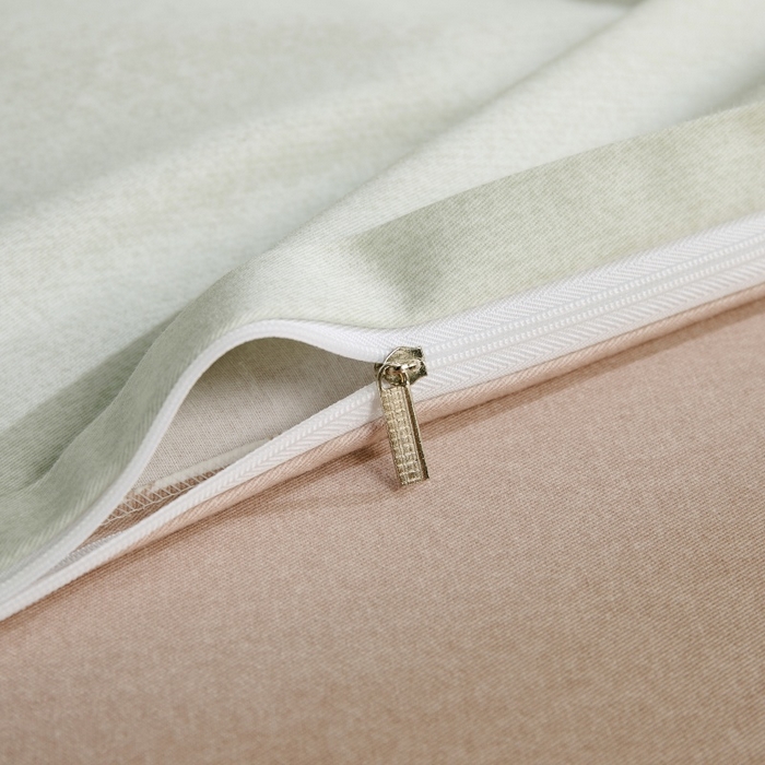 91家纺网 家纺一手货源 找家纺 薏思家纺 2025新款全棉纯棉活性生态磨毛数码印花四件套-条格卡通类 柏林少女-绿