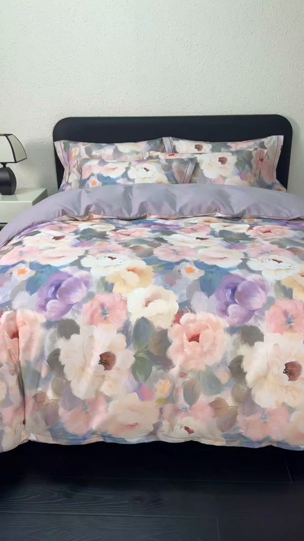 91家纺网 家纺一手货源 找家纺 薏思家纺 2025新款全棉纯棉活性生态磨毛数码印花四件套-花卉类 赫拉小姐-紫