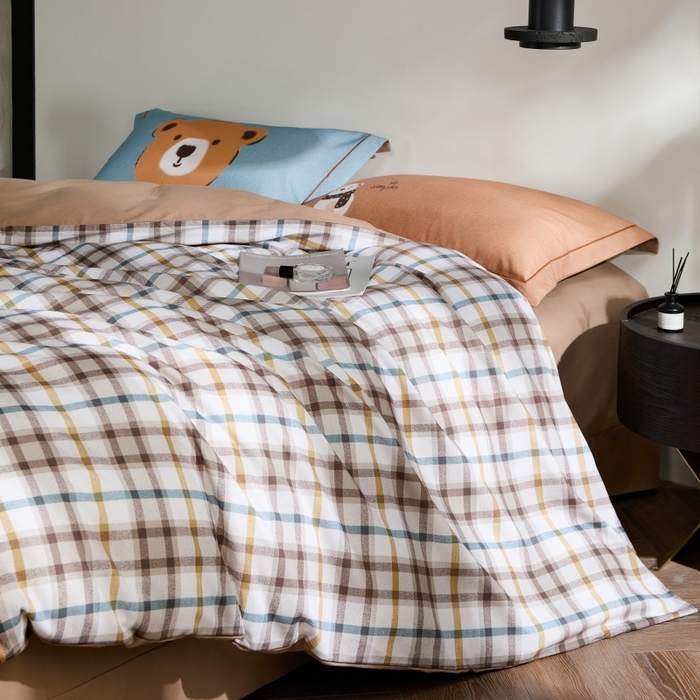 91家纺网 家纺一手货源 找家纺 薏思家纺 2025新款全棉纯棉活性生态磨毛数码印花四件套-条格卡通类 简单熊