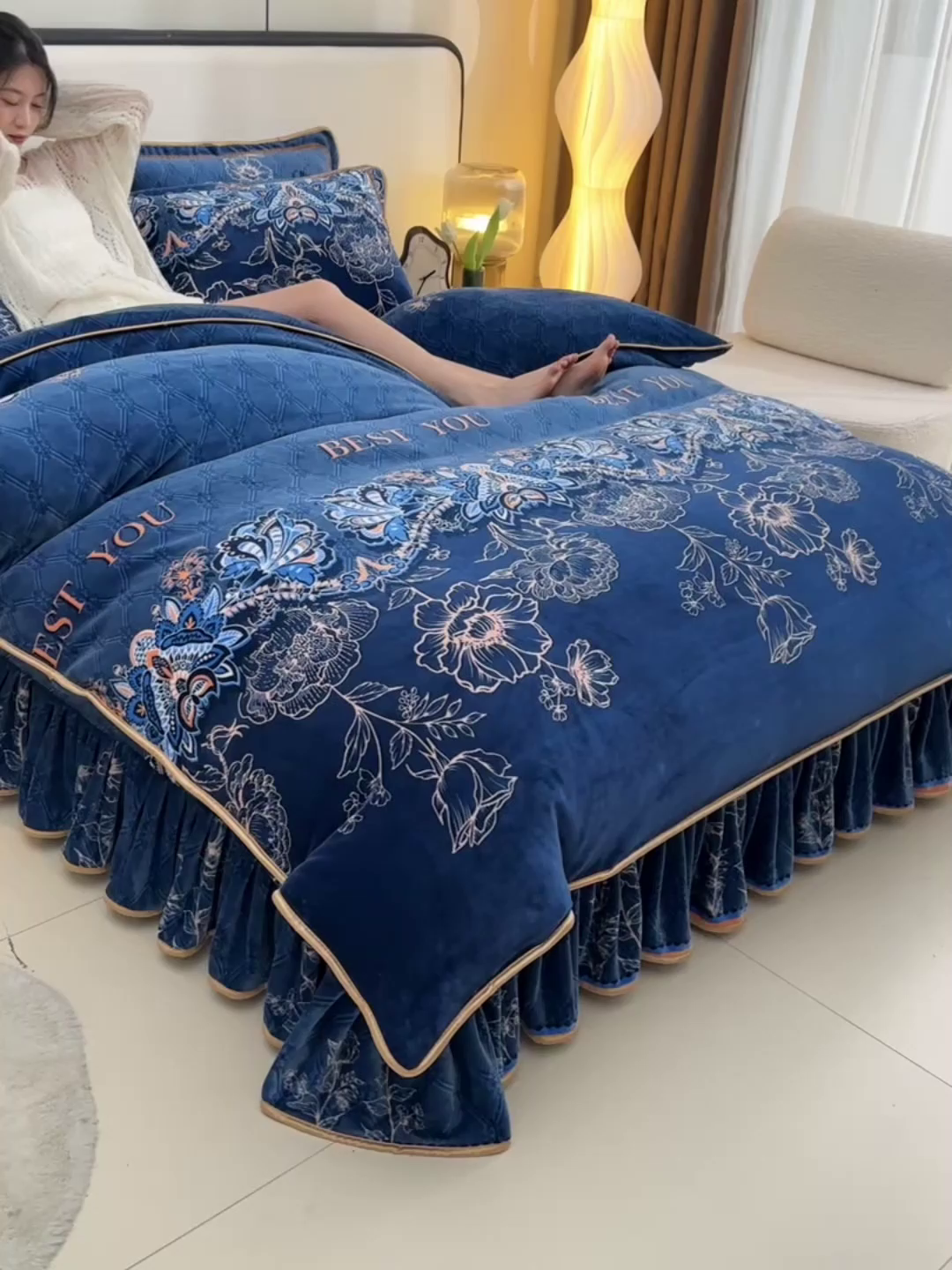 91家纺网 家纺一手货源 找家纺 新8.5-9.5斤法莱绒四件套珊瑚牛奶金貂绒四件套床裙 欧式风情