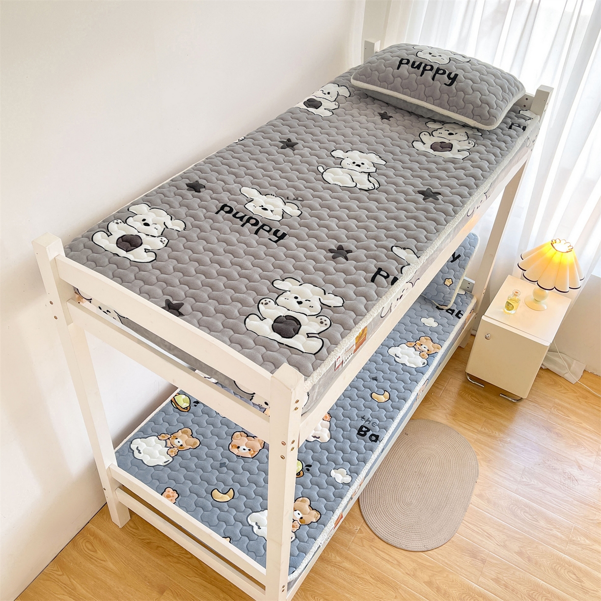 91家纺网 家纺一手货源 找家纺 雯豆家纺 2025新款学生上下铺加厚牛奶绒夹棉床笠宿舍大学生床垫保护套 牛奶绒夹棉床笠-云朵熊