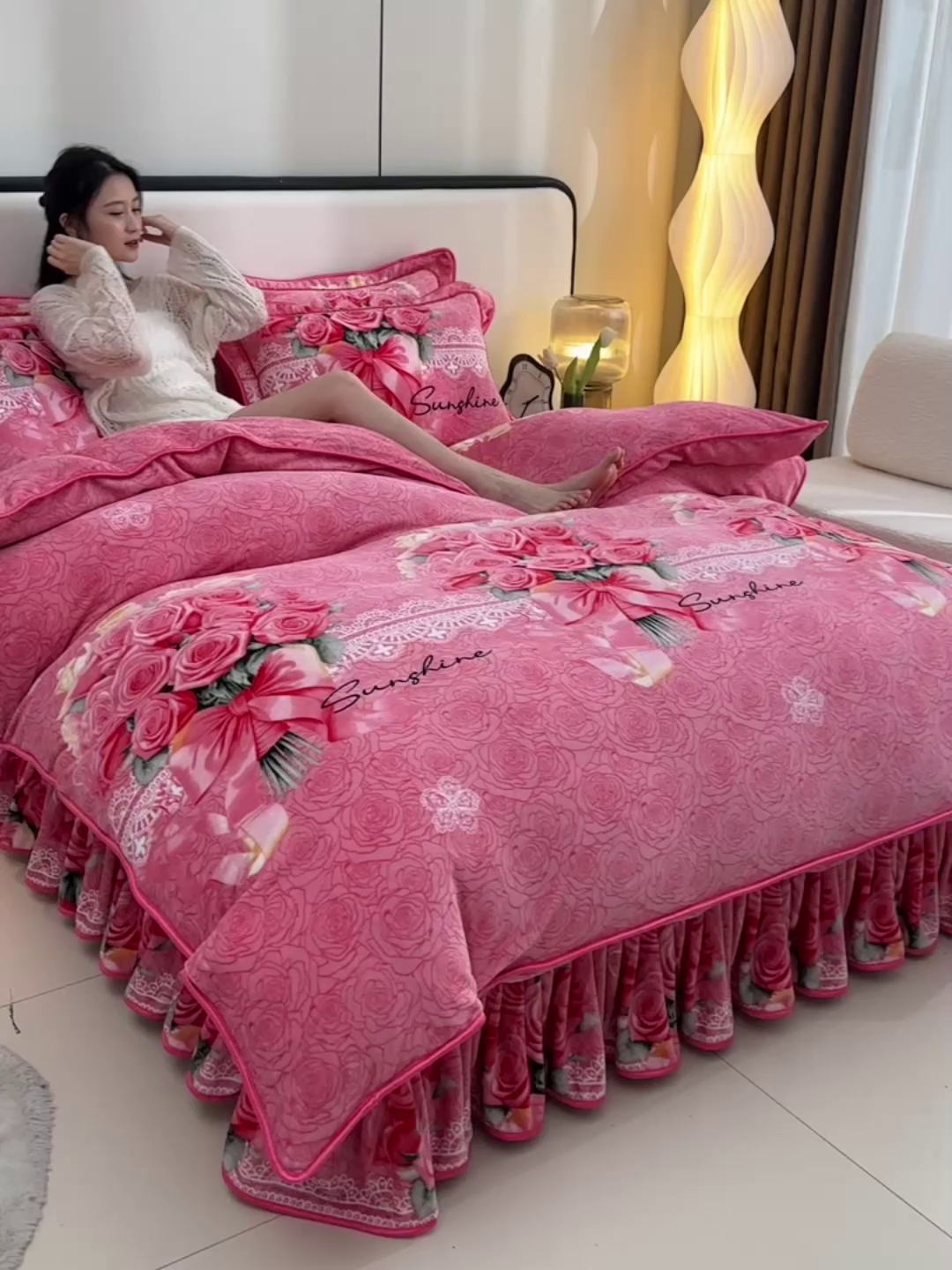 91家纺网 家纺一手货源 找家纺 新8.5-9.5斤法莱绒四件套珊瑚牛奶金貂绒四件套床裙 玫瑰花语