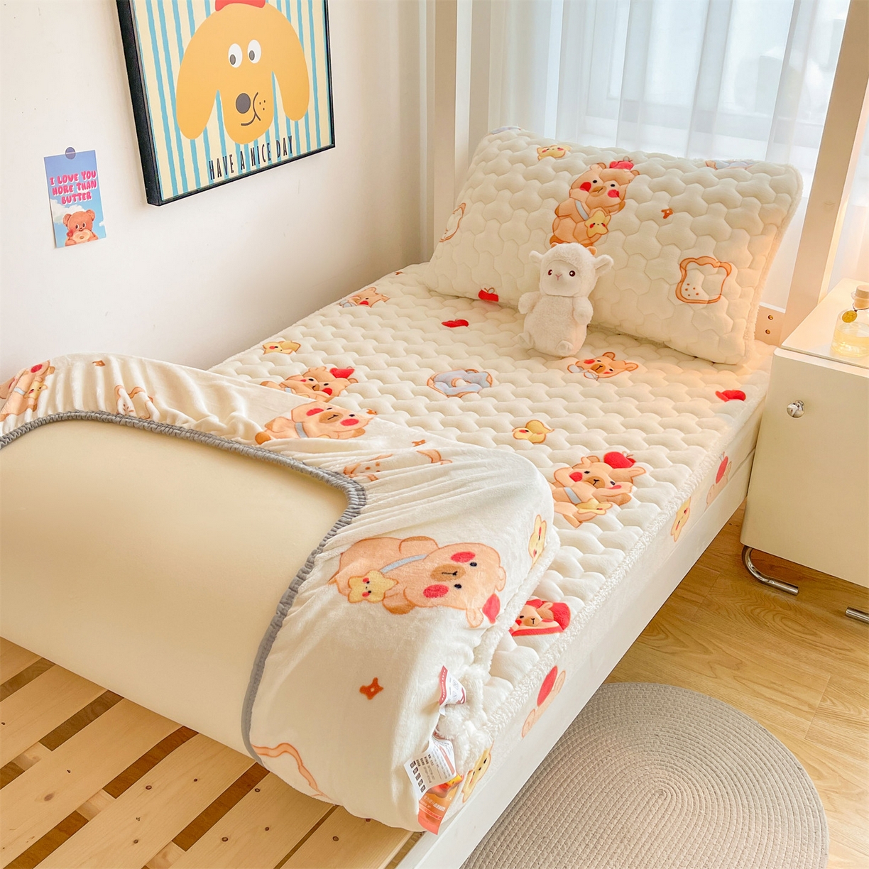 91家纺网 家纺一手货源 找家纺 雯豆家纺 2025新款学生上下铺加厚牛奶绒夹棉床笠宿舍大学生床垫保护套 牛奶绒床笠-欢乐聚会