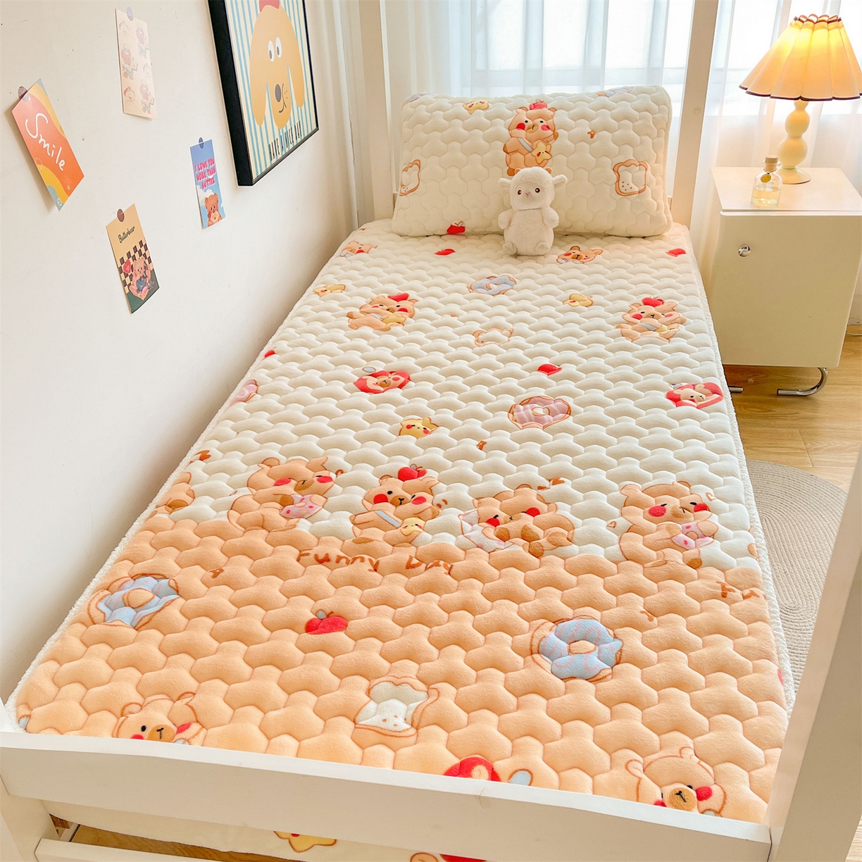 91家纺网 家纺一手货源 找家纺 雯豆家纺 2025新款学生上下铺加厚牛奶绒夹棉床笠宿舍大学生床垫保护套 牛奶绒床笠-欢乐聚会