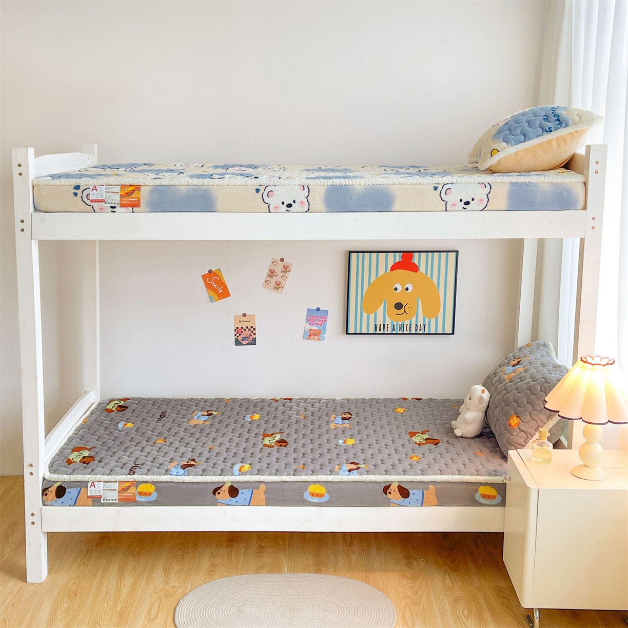 91家纺网 家纺一手货源 找家纺 雯豆家纺 2025新款学生上下铺加厚牛奶绒夹棉床笠宿舍大学生床垫保护套 牛奶绒床笠-腊肠狗