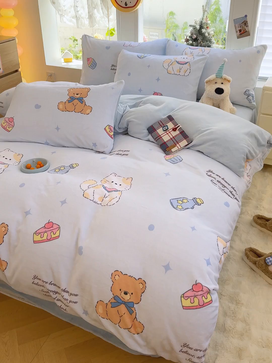 91家纺网 家纺一手货源 找家纺 酱子 2025新款200克高克重印花牛奶绒四件套 星喵喵熊甜梦园