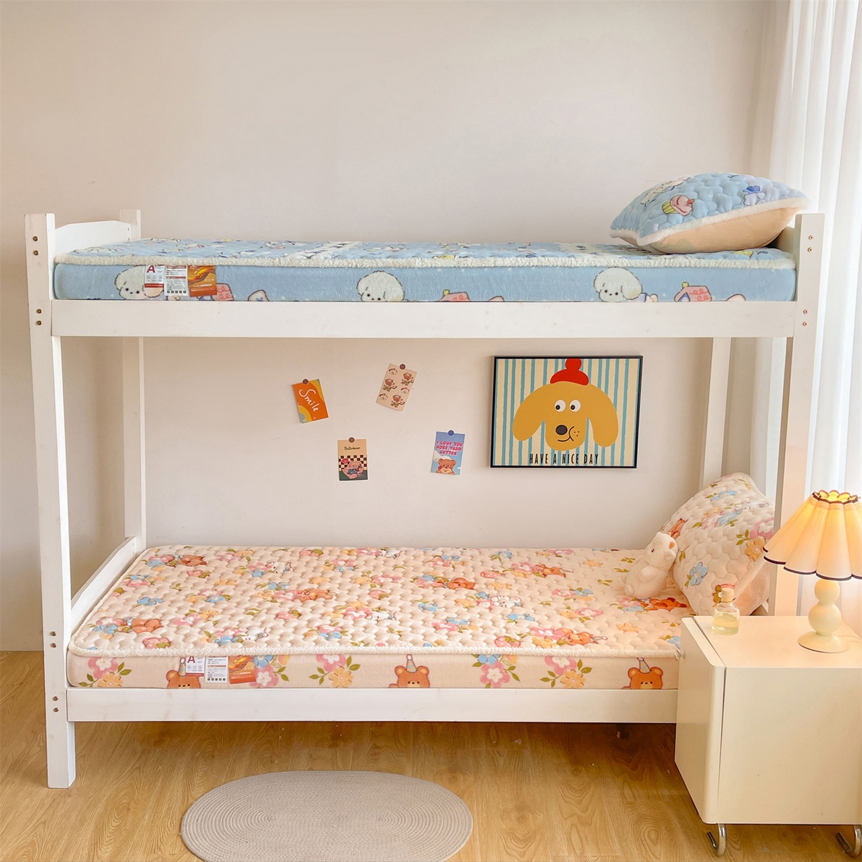 91家纺网 家纺一手货源 找家纺 雯豆家纺 2025新款学生上下铺加厚牛奶绒夹棉床笠宿舍大学生床垫保护套 牛奶绒床笠-彩色萌宠