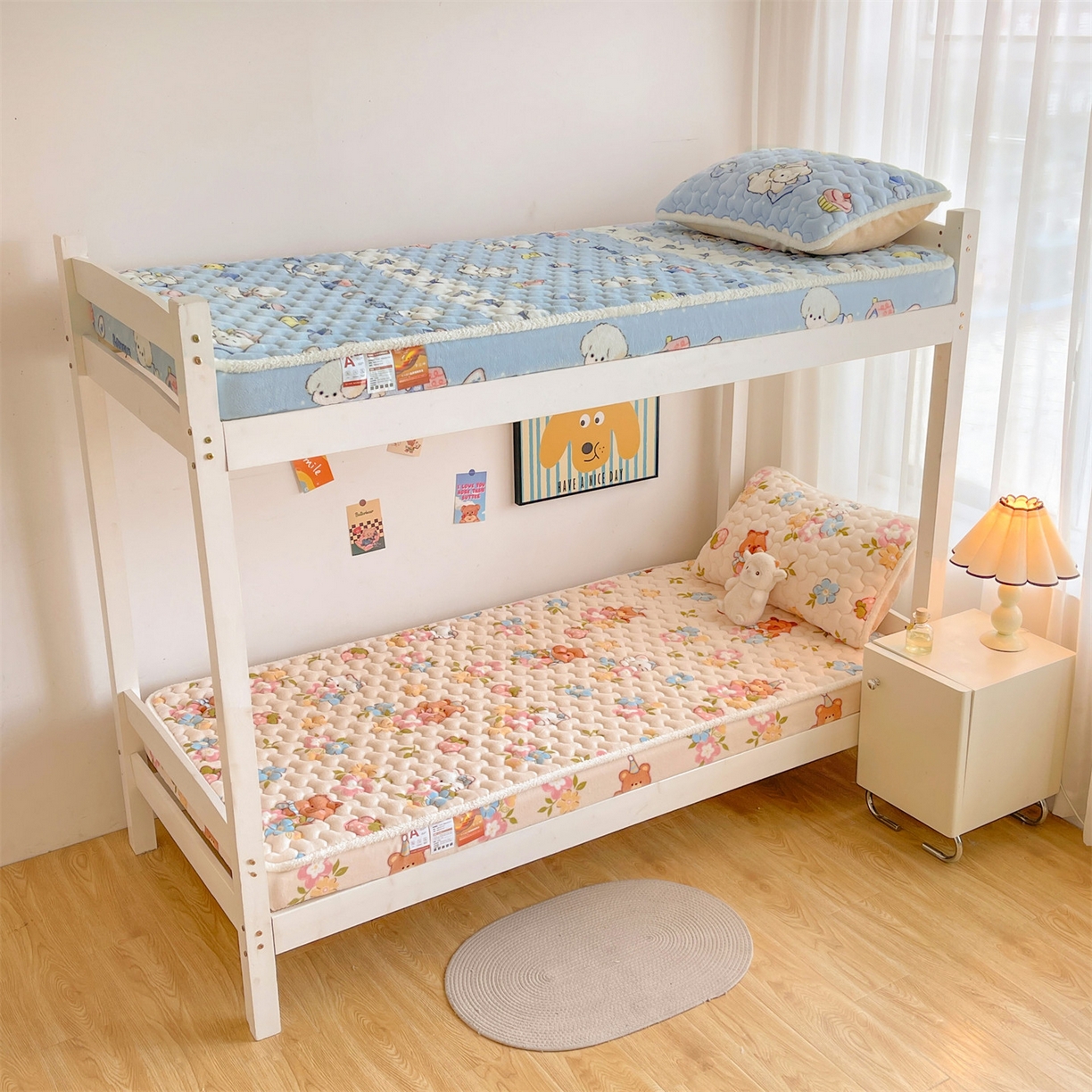 91家纺网 家纺一手货源 找家纺 雯豆家纺 2025新款学生上下铺加厚牛奶绒夹棉床笠宿舍大学生床垫保护套 牛奶绒床笠-彩色萌宠