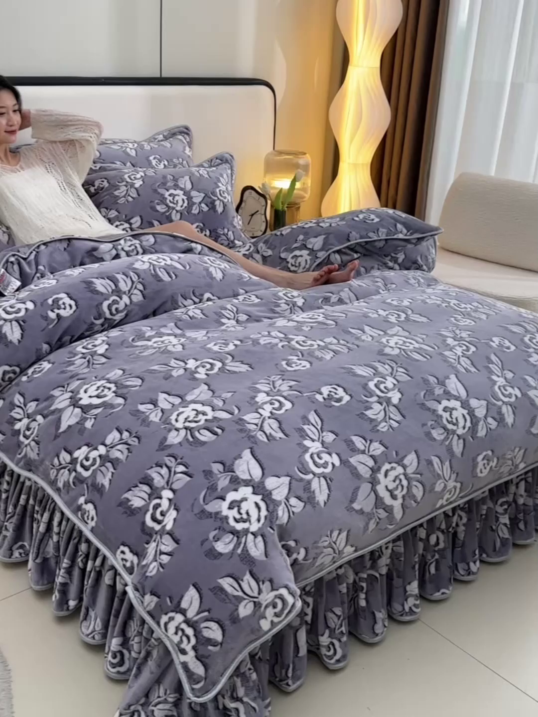 91家纺网 家纺一手货源 找家纺 新8.5-9.5斤法莱绒四件套珊瑚牛奶金貂绒四件套床裙 繁花