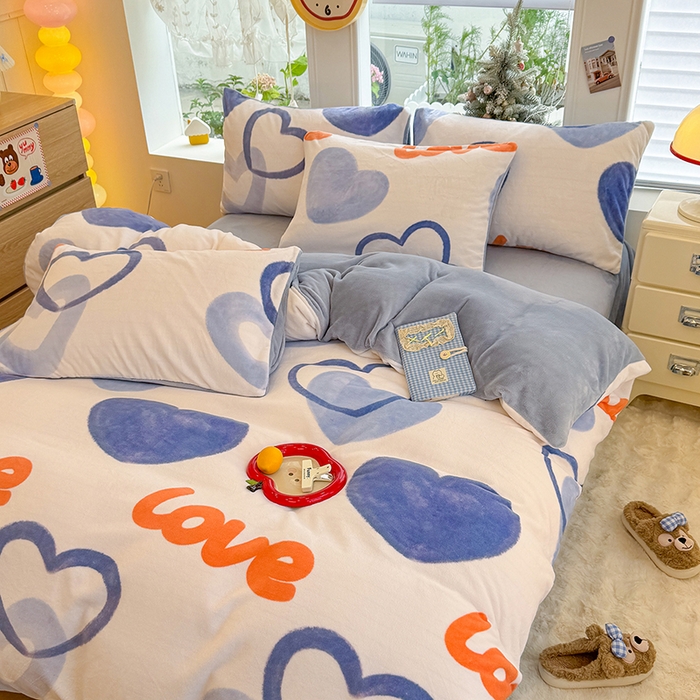 91家纺网 家纺一手货源 找家纺 酱子 2025新款200克高克重印花牛奶绒四件套 爱心絮语