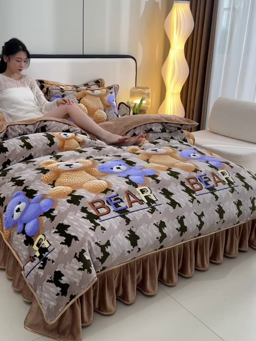 91家纺网 家纺一手货源 找家纺 新8.5-9.5斤法莱绒四件套珊瑚牛奶金貂绒四件套床裙 布偶熊