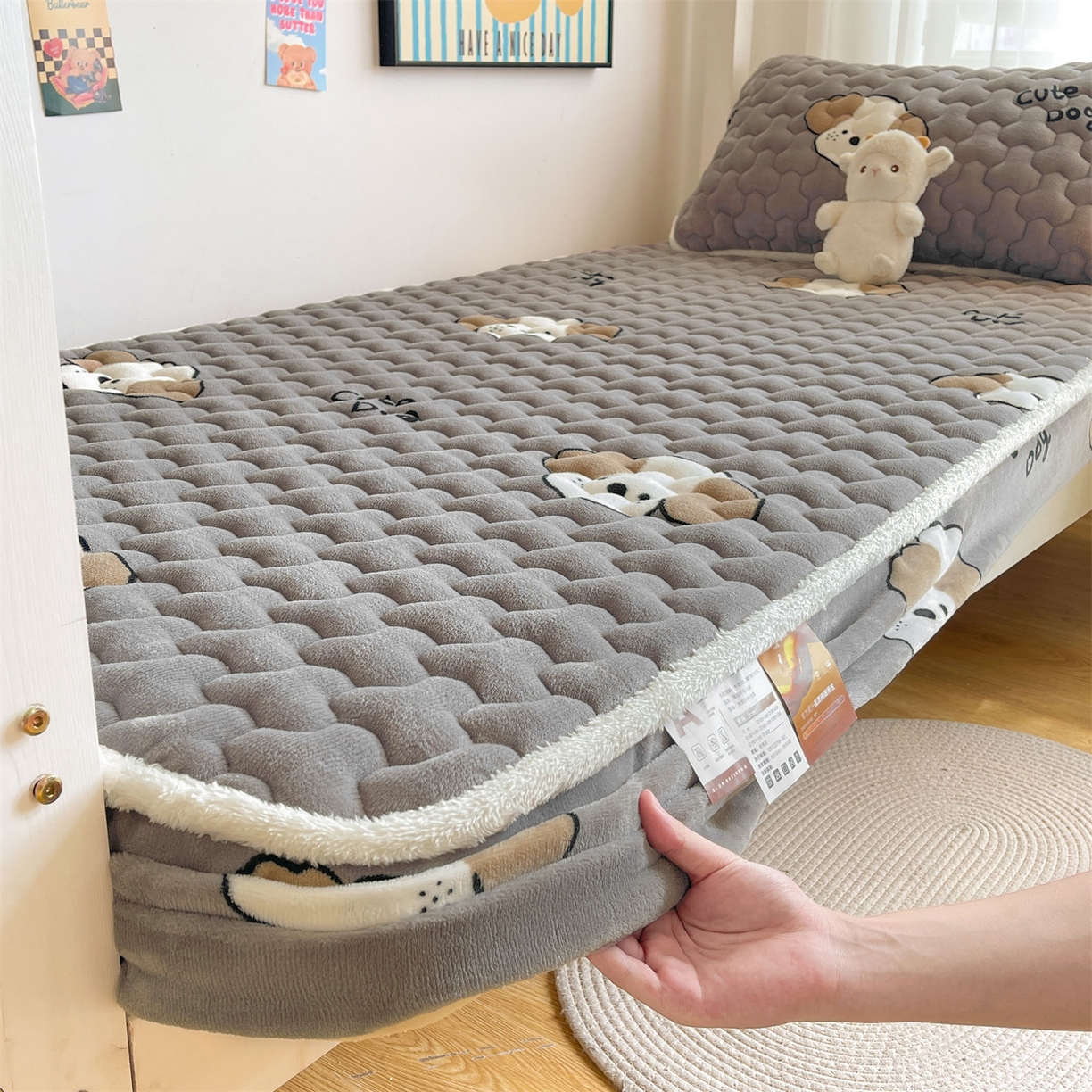 91家纺网 家纺一手货源 找家纺 雯豆家纺 2025新款学生上下铺加厚牛奶绒夹棉床笠宿舍大学生床垫保护套 牛奶绒床笠-阳光狗