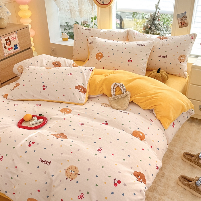 91家纺网 家纺一手货源 找家纺 酱子 2025新款200克高克重印花牛奶绒四件套 饼干派对