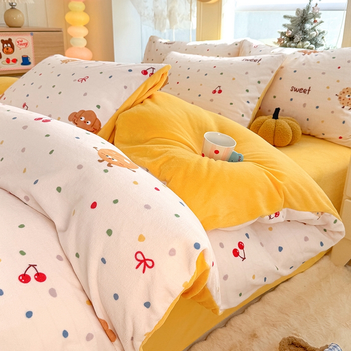 91家纺网 家纺一手货源 找家纺 酱子 2025新款200克高克重印花牛奶绒四件套 饼干派对