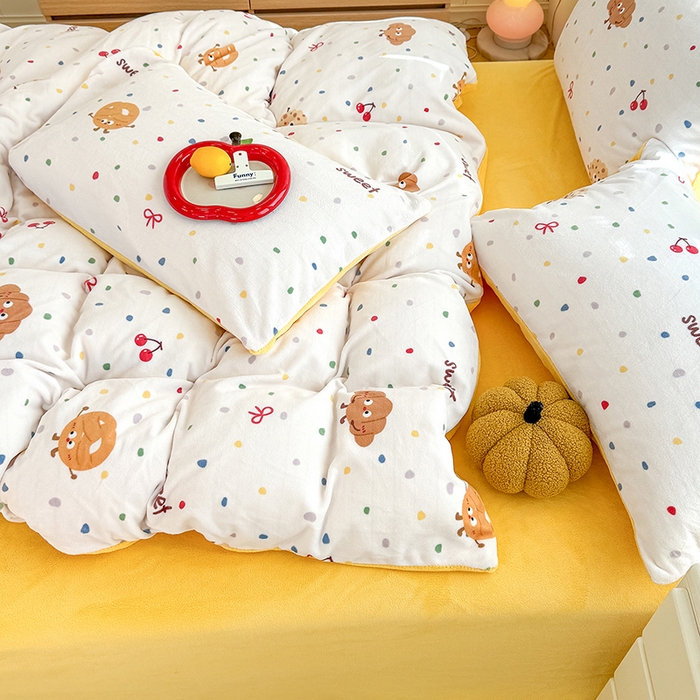 91家纺网 家纺一手货源 找家纺 酱子 2025新款200克高克重印花牛奶绒四件套 饼干派对