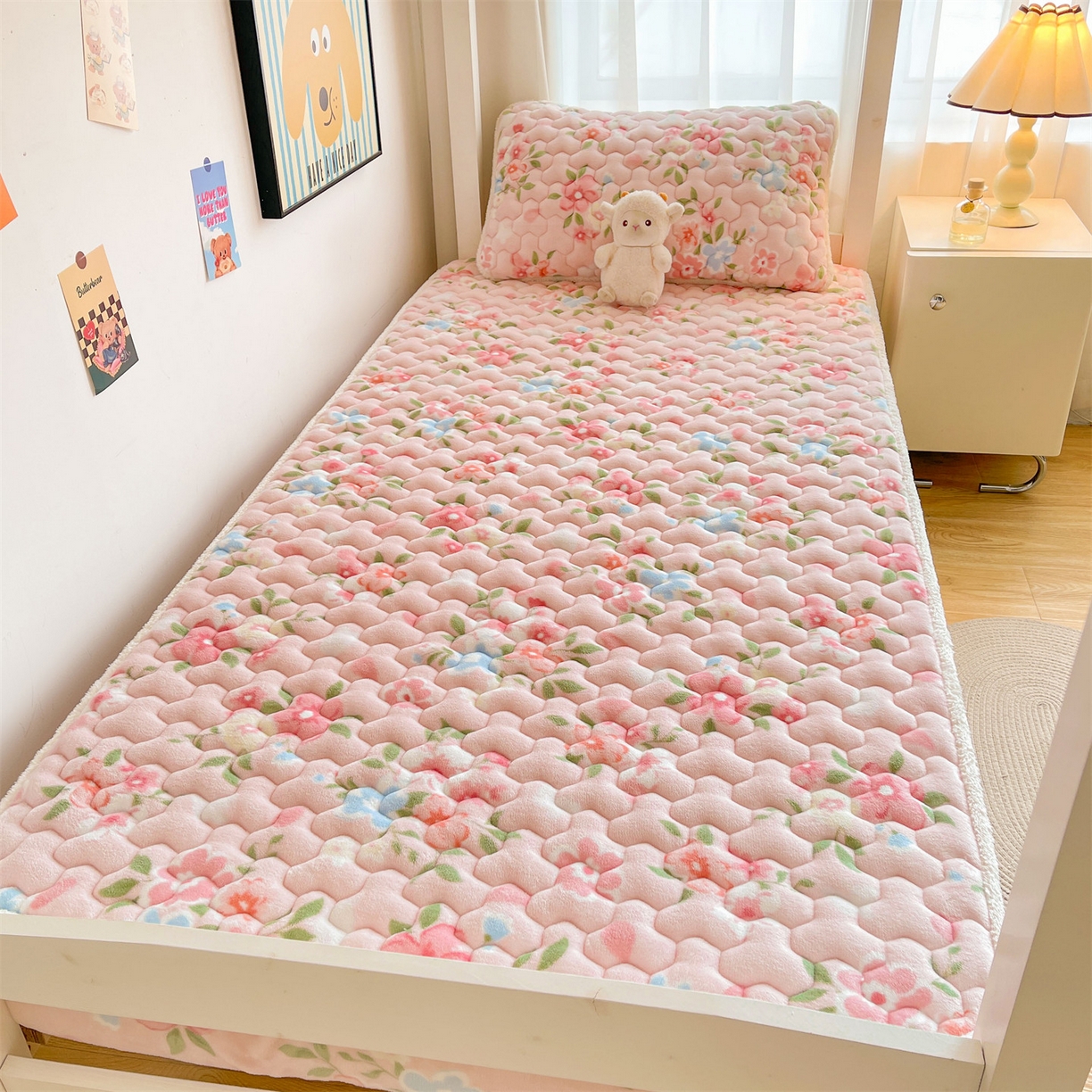 91家纺网 家纺一手货源 找家纺 雯豆家纺 2025新款学生上下铺加厚牛奶绒夹棉床笠宿舍大学生床垫保护套 牛奶绒床笠-莱茵