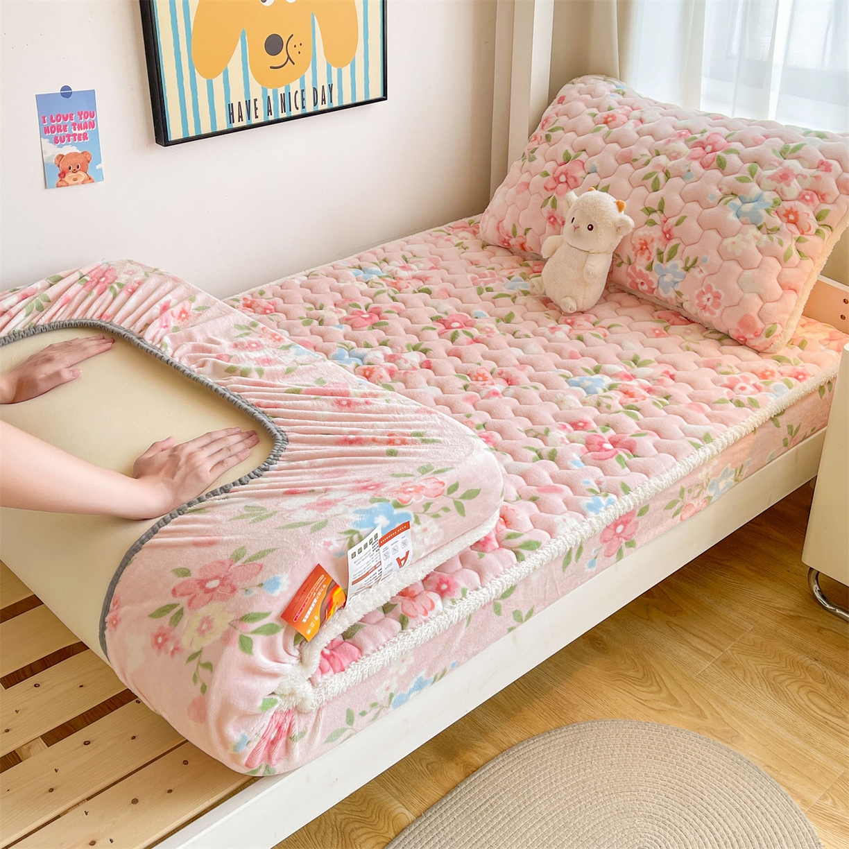 91家纺网 家纺一手货源 找家纺 雯豆家纺 2025新款学生上下铺加厚牛奶绒夹棉床笠宿舍大学生床垫保护套 牛奶绒床笠-莱茵