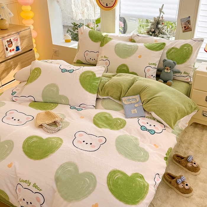 91家纺网 家纺一手货源 找家纺 酱子 2025新款200克高克重印花牛奶绒四件套 翠心熊逸