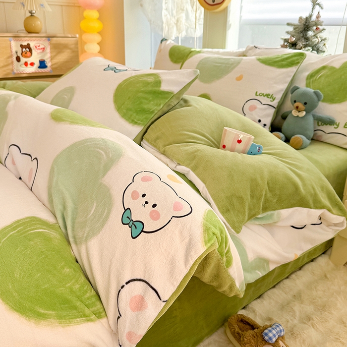 91家纺网 家纺一手货源 找家纺 酱子 2025新款200克高克重印花牛奶绒四件套 翠心熊逸