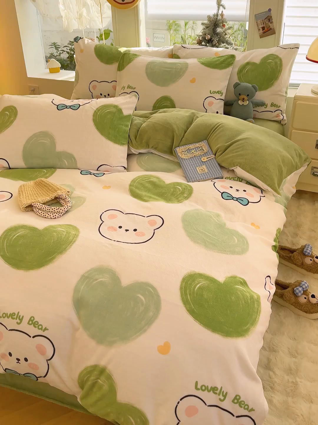 91家纺网 家纺一手货源 找家纺 酱子 2025新款200克高克重印花牛奶绒四件套 翠心熊逸