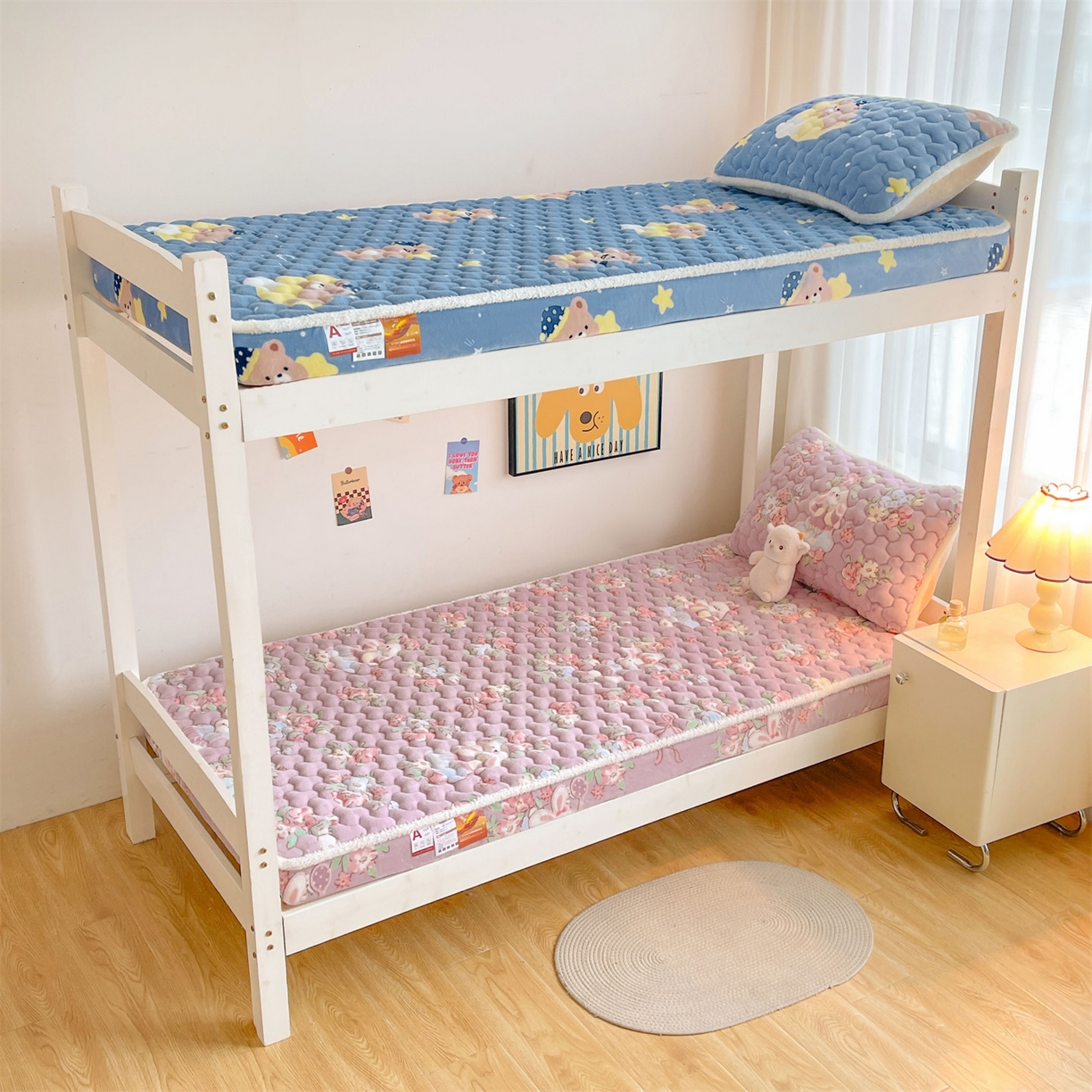 91家纺网 家纺一手货源 找家纺 雯豆家纺 2025新款学生上下铺加厚牛奶绒夹棉床笠宿舍大学生床垫保护套 牛奶绒床笠-花花仙子