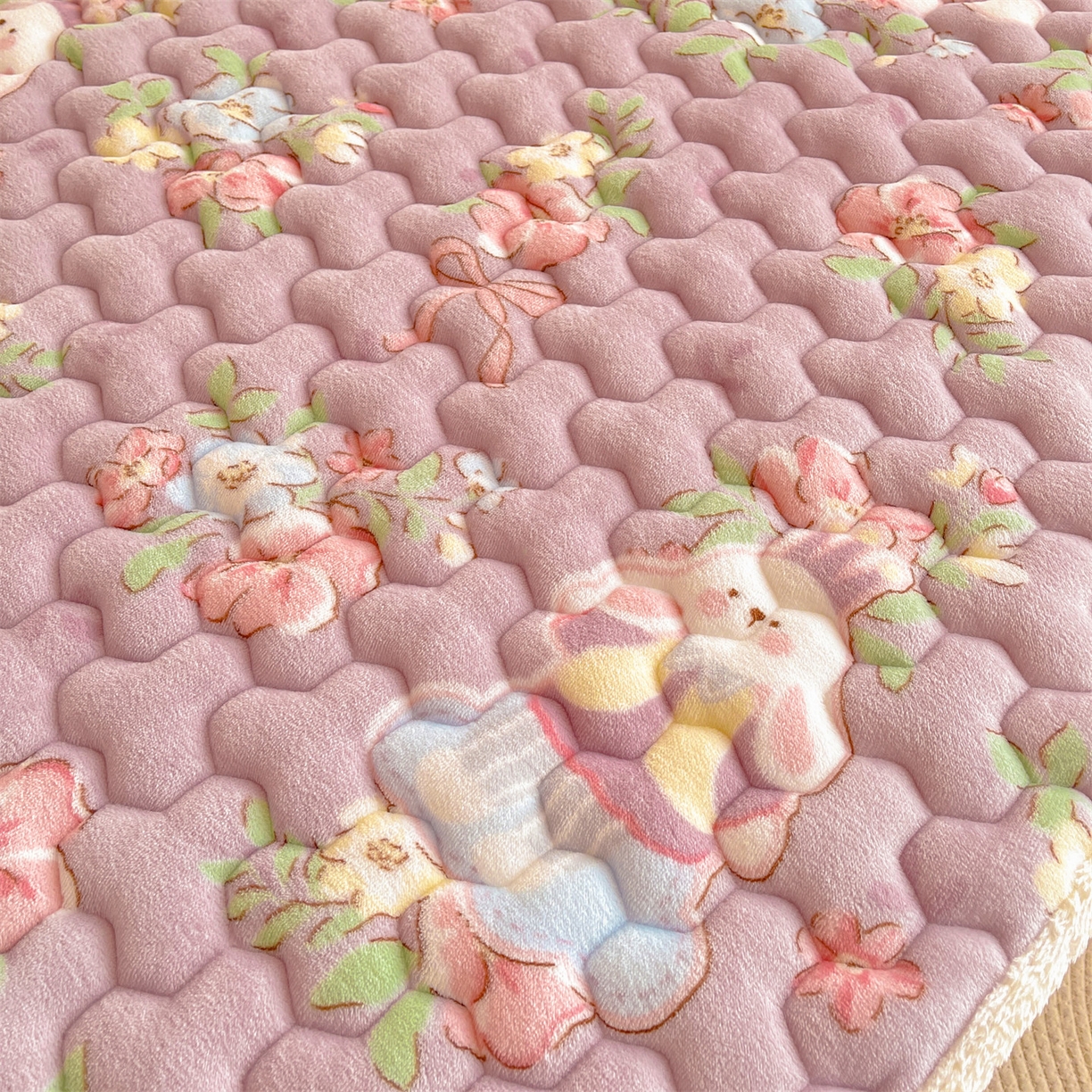 91家纺网 家纺一手货源 找家纺 雯豆家纺 2025新款学生上下铺加厚牛奶绒夹棉床笠宿舍大学生床垫保护套 牛奶绒床笠-花花仙子