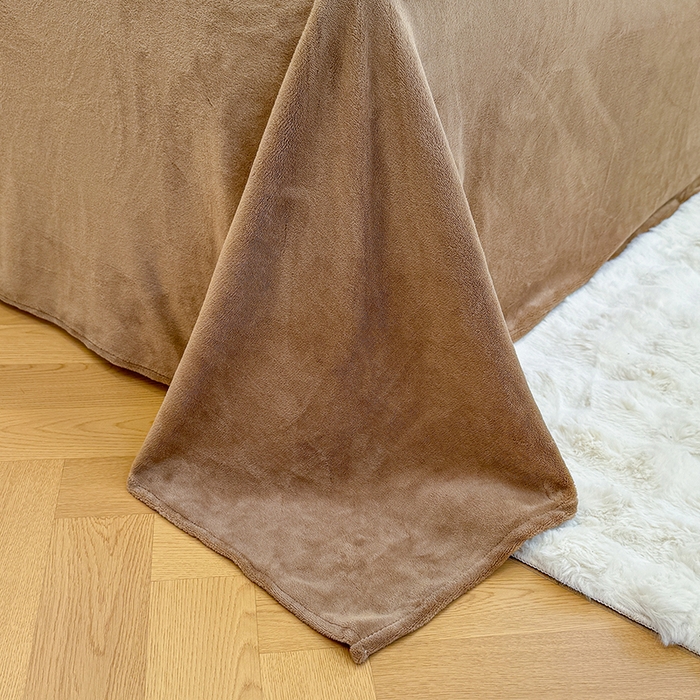 91家纺网 家纺一手货源 找家纺 酱子 2025新款200克高克重印花牛奶绒四件套 绯色腊肠趣