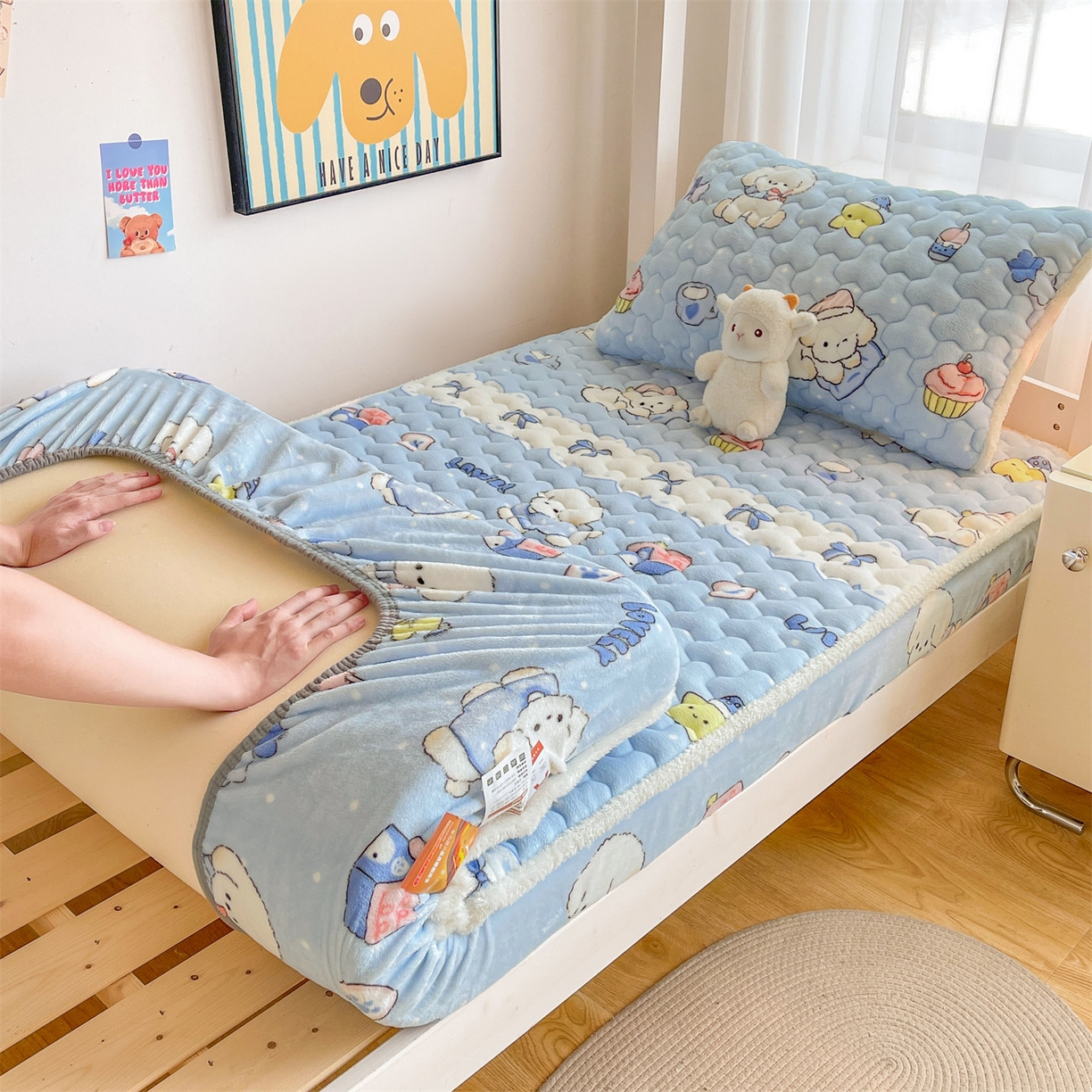 91家纺网 家纺一手货源 找家纺 雯豆家纺 2025新款学生上下铺加厚牛奶绒夹棉床笠宿舍大学生床垫保护套 牛奶绒床笠-奶蓝小狗