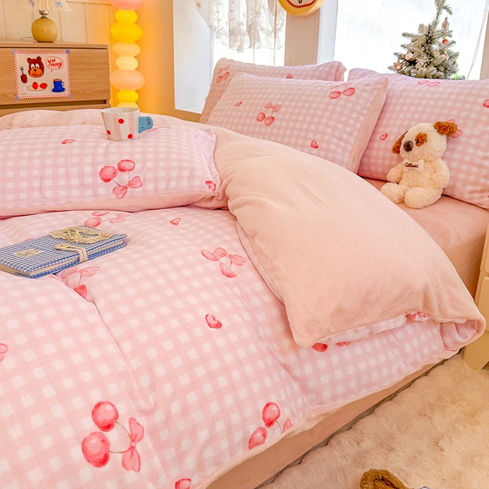 酱子 2025新款200克高克重印花牛奶绒四件套 格上樱梦