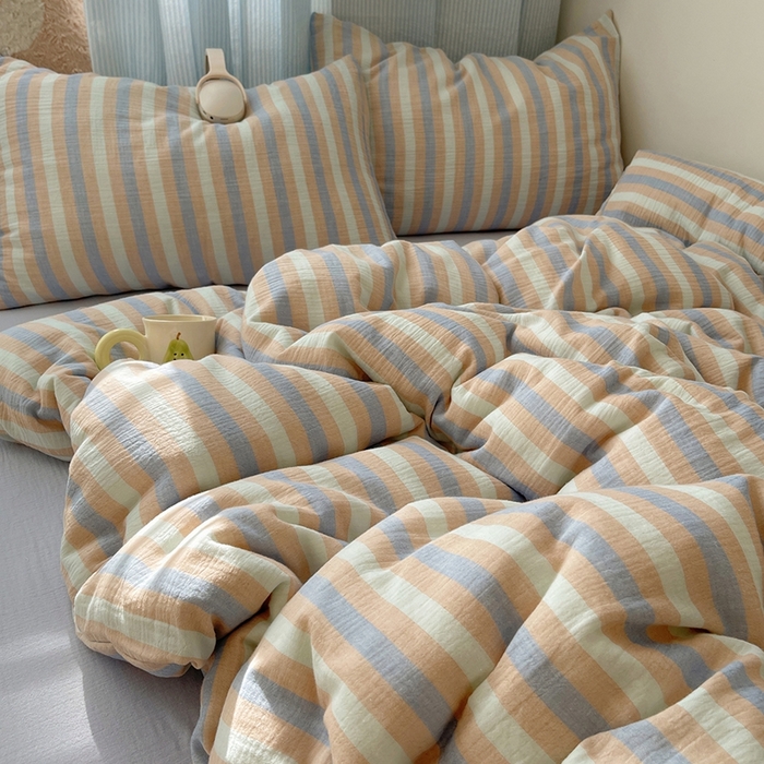 91家纺网 家纺一手货源 找家纺 （总）莱茵家居 2025新款全棉纯棉皱皱纱条纹四件套-杼影