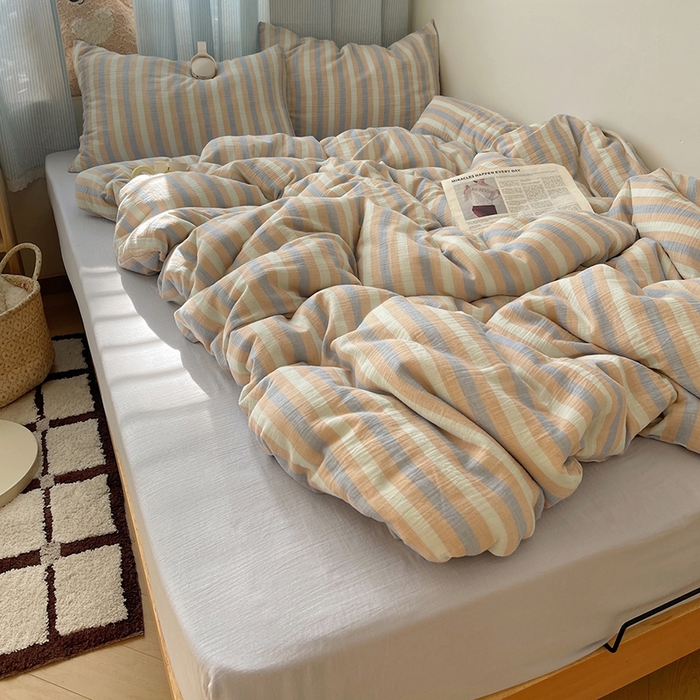 91家纺网 家纺一手货源 找家纺 （总）莱茵家居 2025新款全棉纯棉皱皱纱条纹四件套-杼影