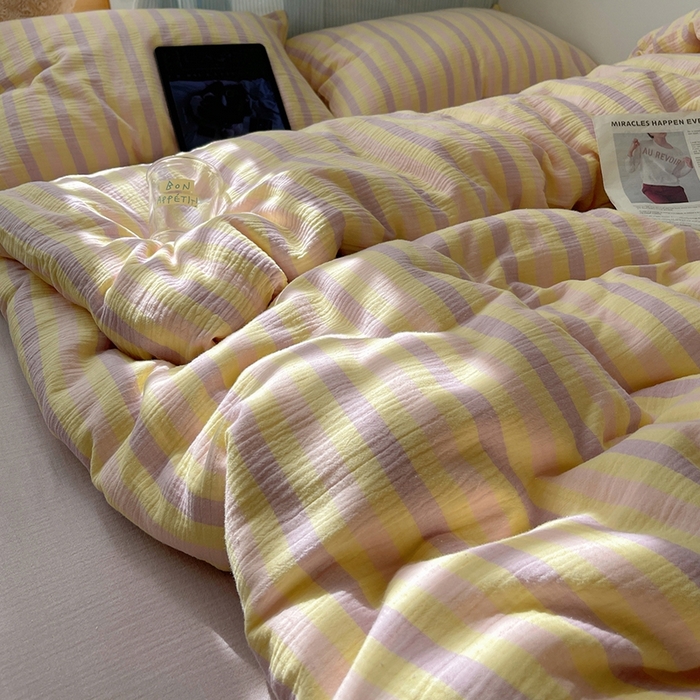 91家纺网 家纺一手货源 找家纺 （总）莱茵家居 2025新款全棉纯棉皱皱纱条纹四件套-杼影