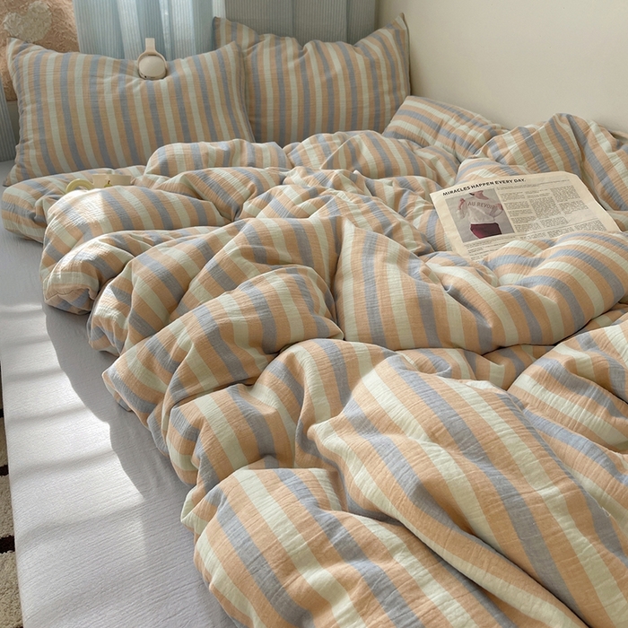 91家纺网 家纺一手货源 找家纺 （总）莱茵家居 2025新款全棉纯棉皱皱纱条纹四件套-杼影