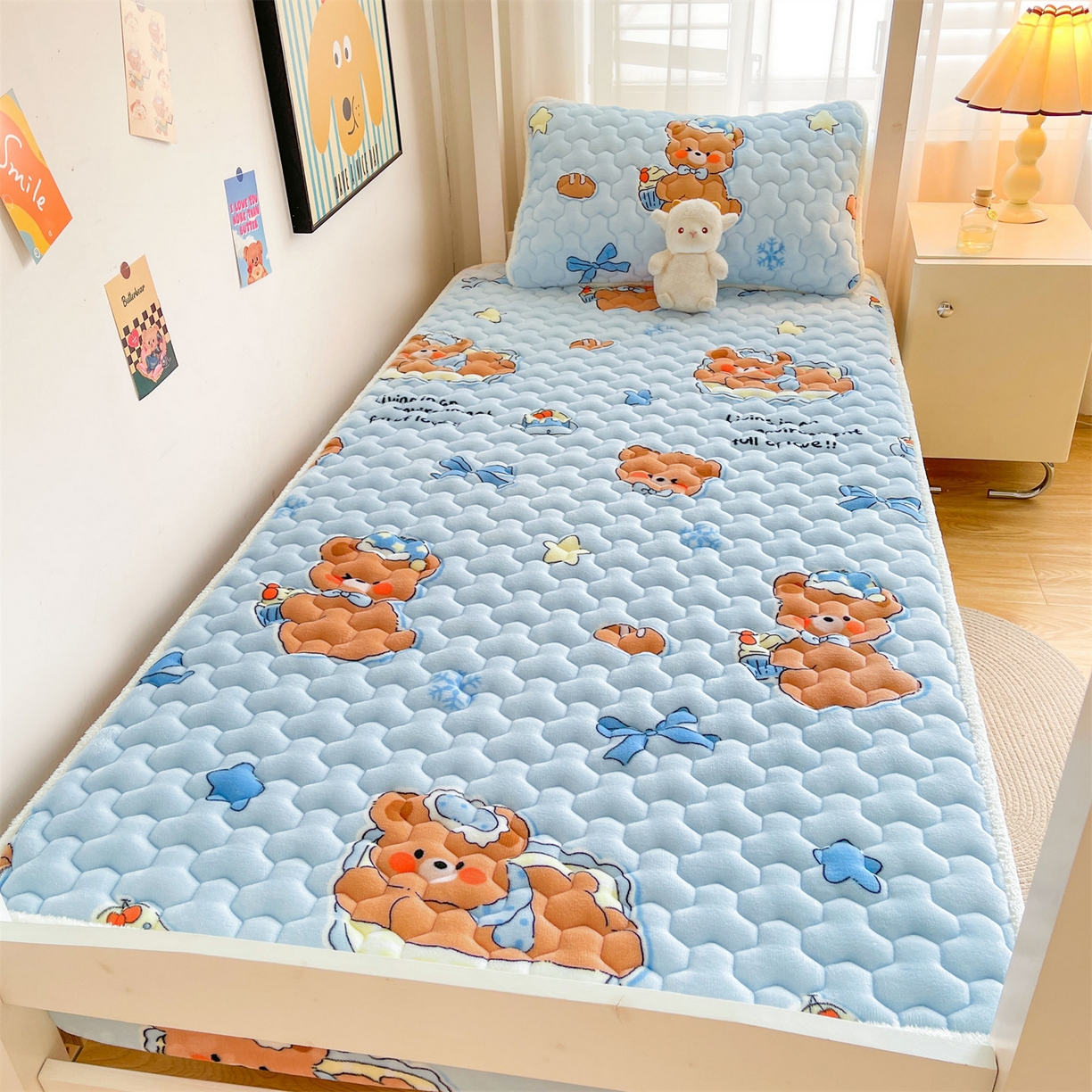 91家纺网 家纺一手货源 找家纺 雯豆家纺 2025新款学生上下铺加厚牛奶绒夹棉床笠宿舍大学生床垫保护套 牛奶绒床笠-趴趴熊