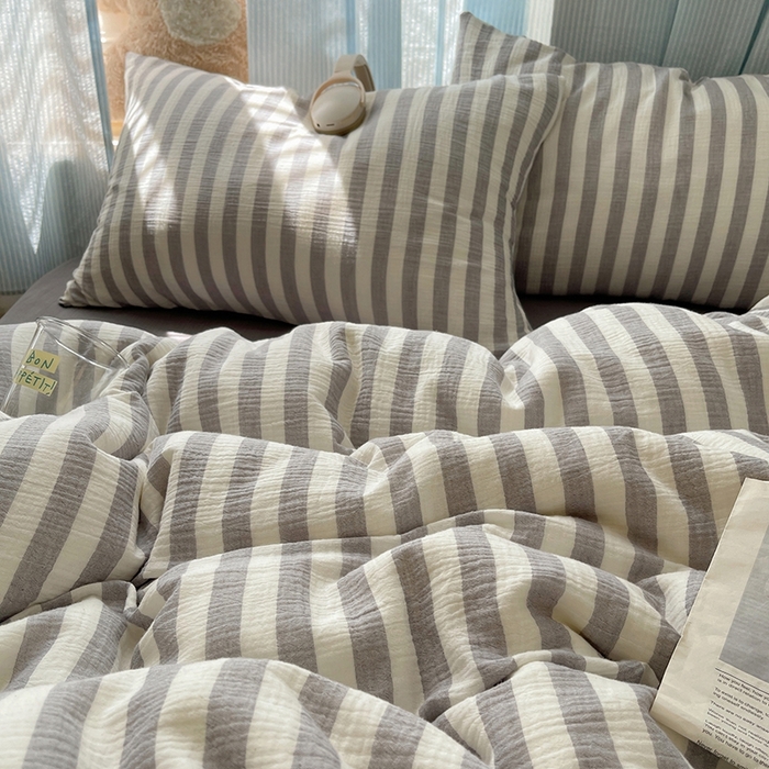 91家纺网 家纺一手货源 找家纺 莱茵家居 2025新款全棉纯棉皱皱纱条纹四件套-杼影 杼影-雨巷灰