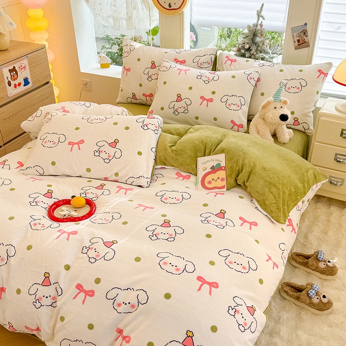 91家纺网 家纺一手货源 找家纺 酱子 2025新款200克高克重印花牛奶绒四件套 蝴蝶结狗