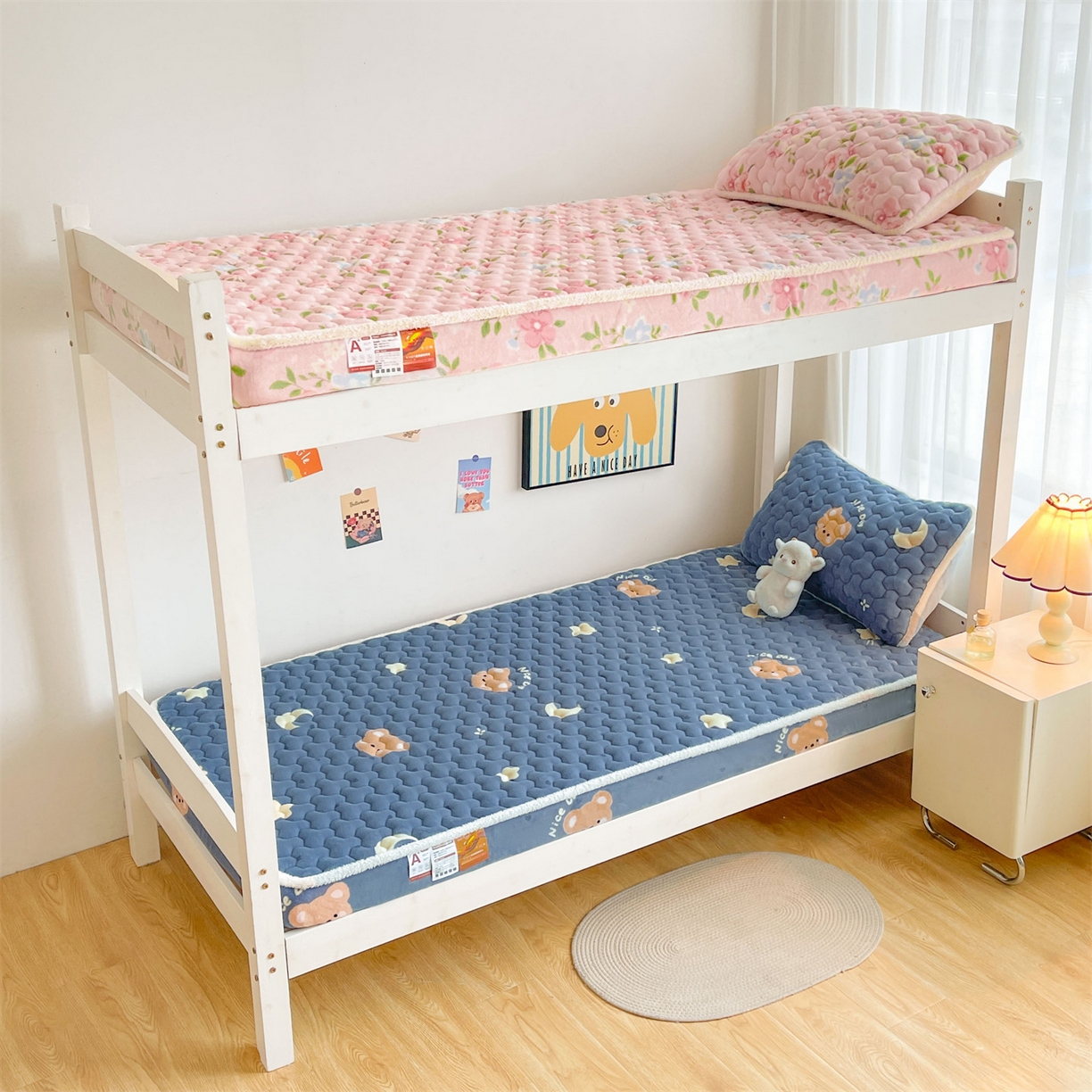 91家纺网 家纺一手货源 找家纺 雯豆家纺 2025新款学生上下铺加厚牛奶绒夹棉床笠宿舍大学生床垫保护套 牛奶绒床笠-太空小熊