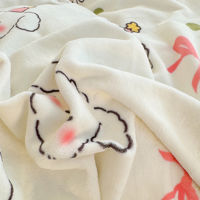 91家纺网 家纺一手货源 找家纺 酱子 2025新款200克高克重印花牛奶绒四件套 蝴蝶结狗