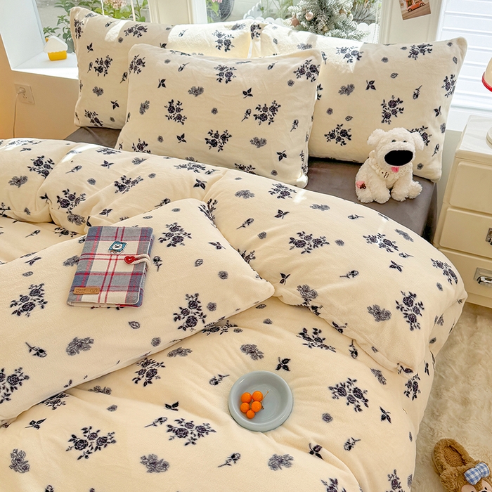 91家纺网 家纺一手货源 找家纺 酱子 2025新款200克高克重印花牛奶绒四件套 花汐